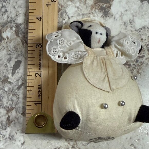 Stuffed Cow with Pink Bow & Lace Dress Ornament Pin Cushion Sewing Circle Quilt - Picture 6 of 6